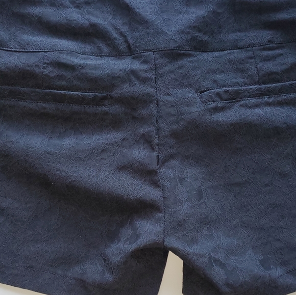 HL SHORTS - Picture 5 of 14